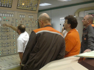 Pohled do velína prvního bloku v době zkoušky turbíny