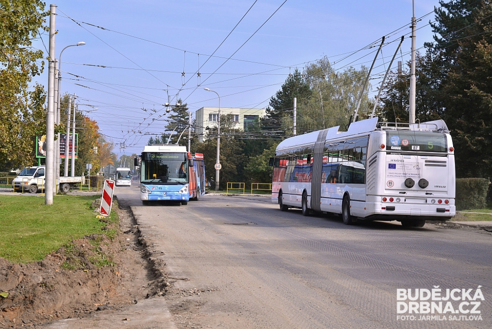 Oprava asfaltového povrchu v ulici Oskara Nedbala