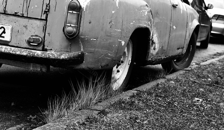 Invalida bílým koněm. Kvůli ekodani na sebe převedl 583 aut