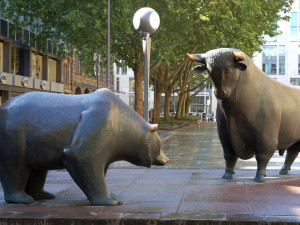 Glosa dne: Strach z Evropy vyhání býky z trhů
