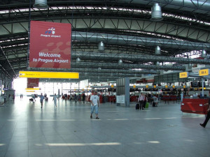 Na letišti v Praze začaly kontroly pasažérů kvůli ebole