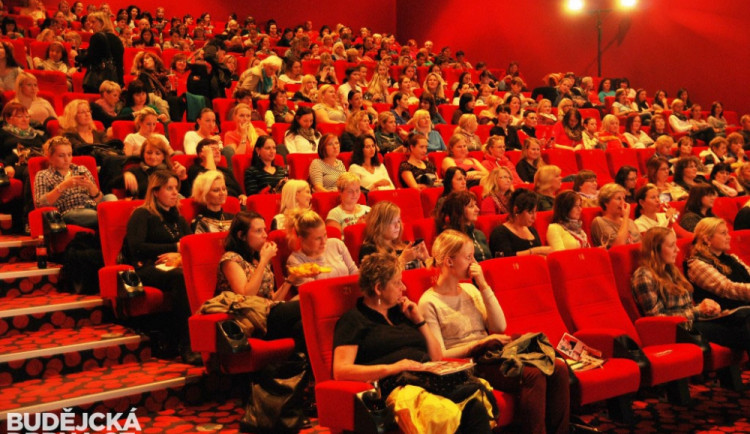 Film Pohádkář téměř vyprodal Dámskou jízdu