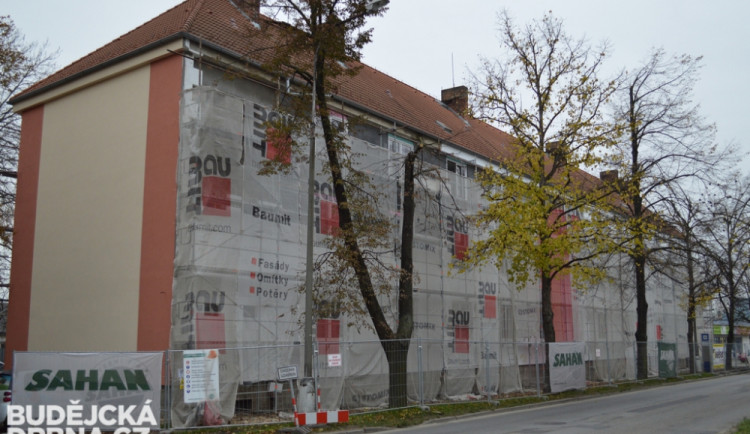 Dům hrůzy bude po rekonstrukci sloužit mladým a seniorům