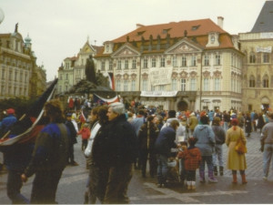 Listopad 1989 podle Hutky lidem ukázal, že mohou změnit historii