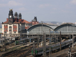 Střechu hlavního nádraží čekají opravy za půl miliardy. Některé vlaky budou odkloněny