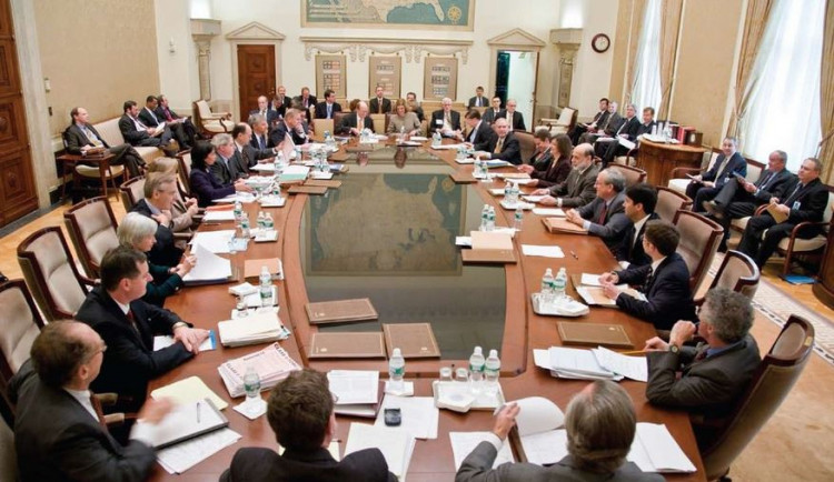 Setkání Federal Open Market Committee v budově Eccles, Washington, D.C.