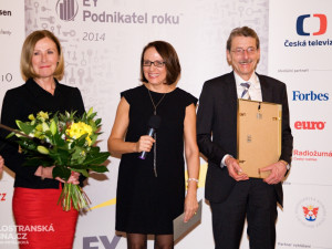 Magdalena Souček z EY, primátorka Krnáčová a Jiří Hlavatý, Podnikatel roku 2013