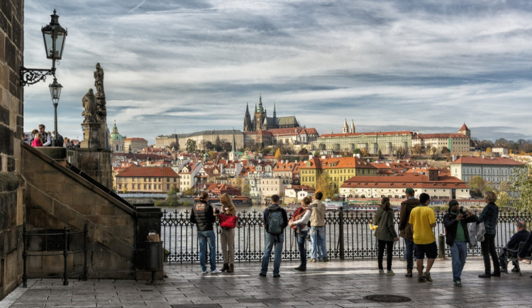 V Praze bylo loni poprvé více než 6 milionů turistů, láká je architektura i gastronomie