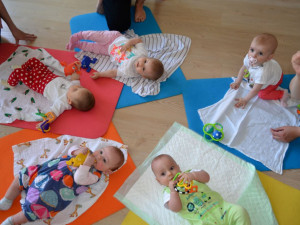 Cvičení s kojenci a batolaty