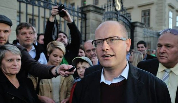 Sobotka je připraven debatovat o snížení DPH u restaurací