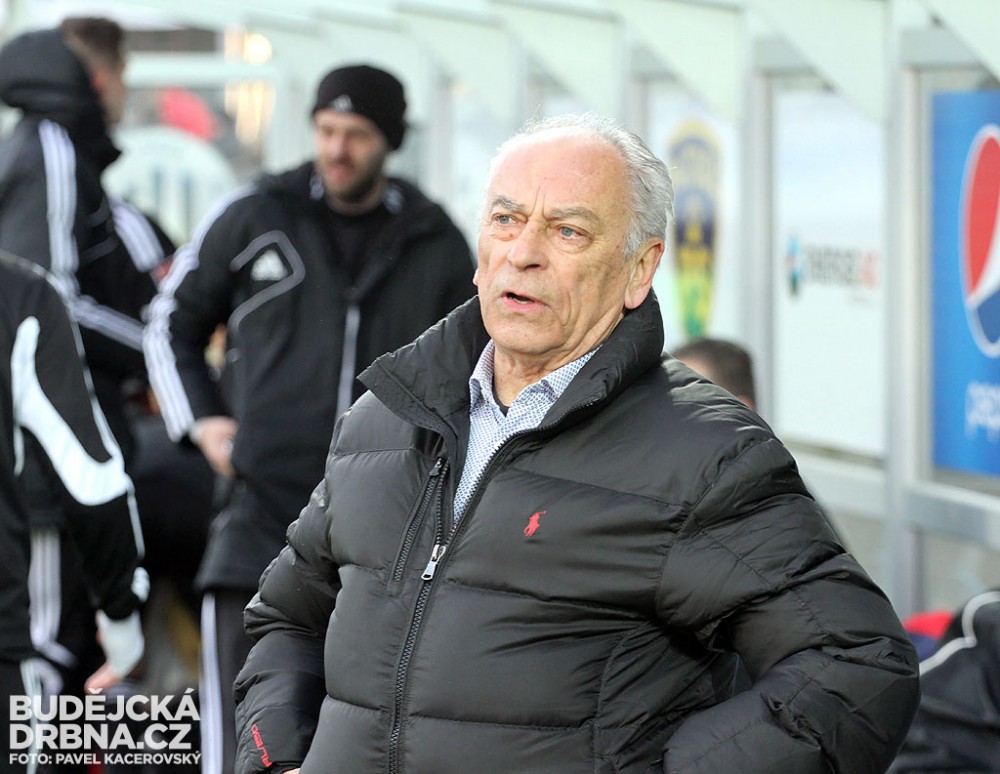 Rozladěný trenér Dynama František Cipro