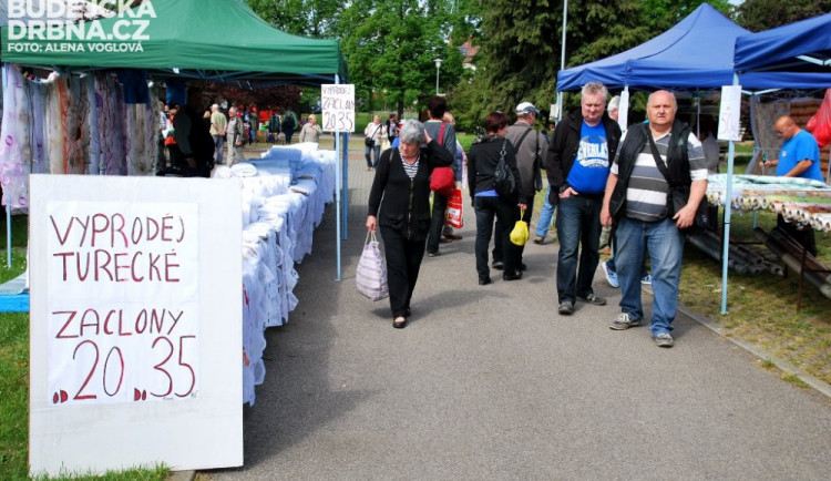 Budějcká doprava kolabuje, probíhá jarní výstava Hobby