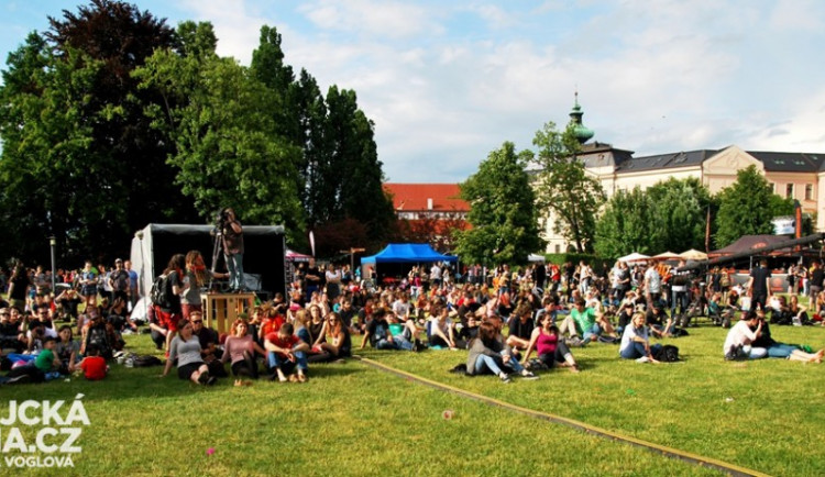 Štěstí z nebe padalo poslední den Budějovického Majálesu 2015