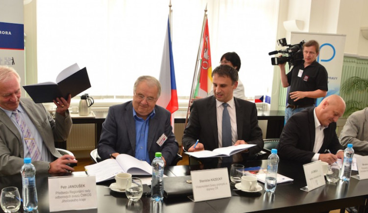 Cílem třetí sektorové dohody je zajistit více absolventů pro obory elektrotechniky a energetiky
