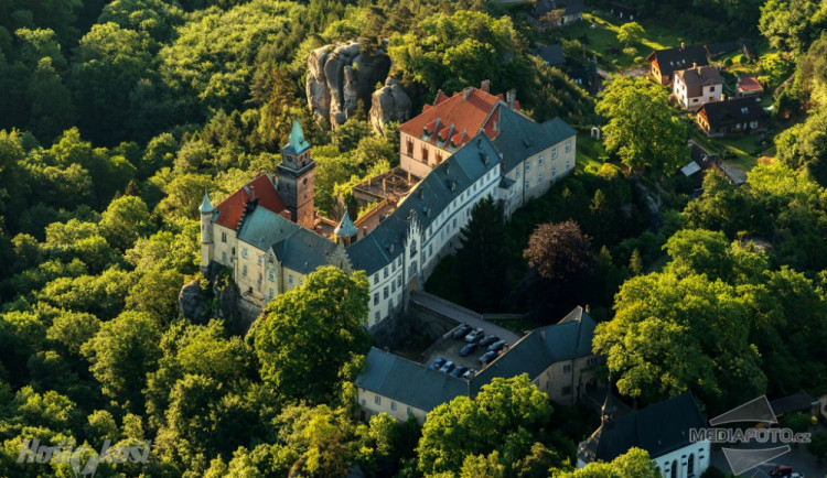 Zámek Hrubá Skála