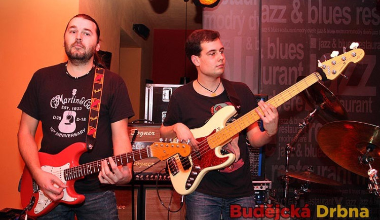 Beseda o sýrech, HE band, ale i start Umění ve městě. To jsou tipy pro tento týden