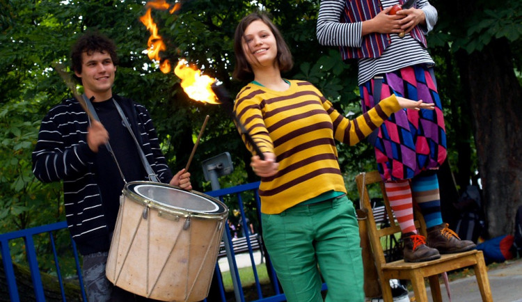 Hudebníci a pouliční umělci zaplaví tento týden České Budějovice