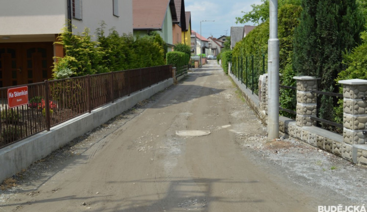 V Roudném pokračují stavební práce. A další teprve začnou