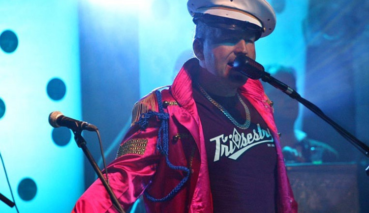 Tradiční letní koncert Tří sester rozproudí Holkov u Velešína