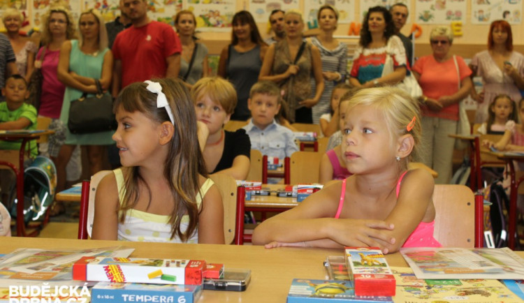 Konečně se dočkali! Prvňáčci ze ZŠ Kubatova si užili první školní den