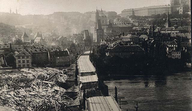 Před 125 lety poničila rozbouřená Vltava i Karlův most