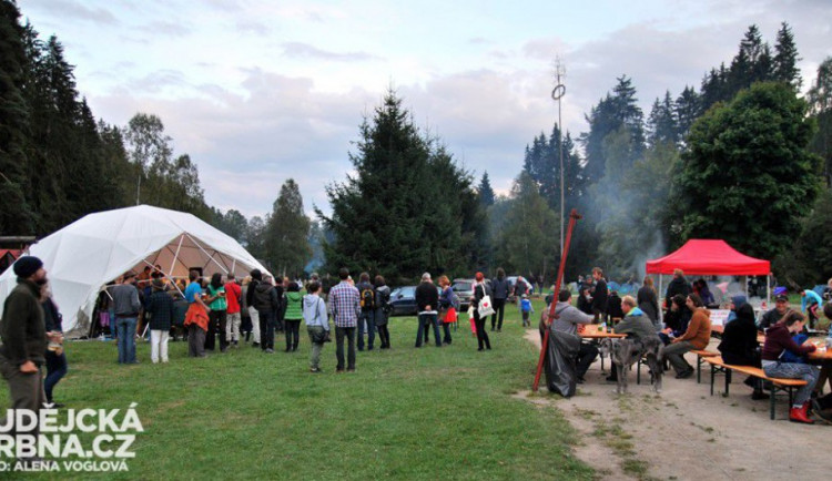 Záchranu šumavských lesů podporují i čeští hudebníci