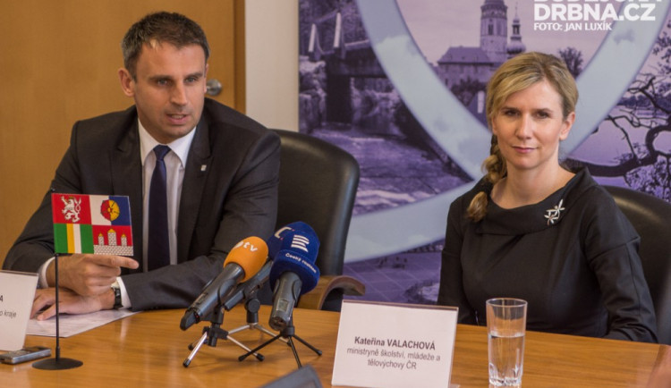 Hejtman a ministryně školství: Změnou financování regionálního školství chceme pomoci obcím zachovat tamní školy