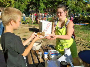 Kavárna, kde se spojuje zdravý svět s handicapovaným