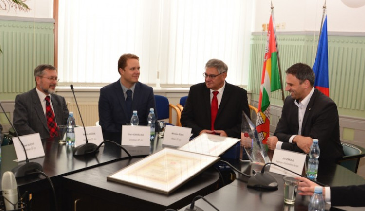 Hejtman Zimola poblahopřál Zemědělské fakultě Jihočeské univerzity k zisku prestižní ceny