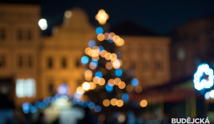 Osamělí, starší a imobilní lidé si užijí Štědrý den už dnes