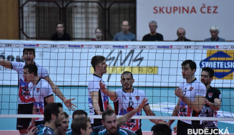Jihostroj vyřazení neodvrátil. Dürenu podlehl jasně ve třech setech