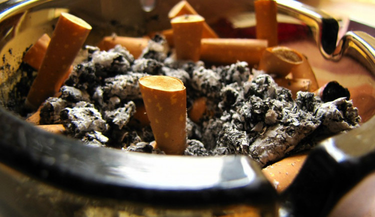 1000x1000-1433332225-ashtray-169399-1280