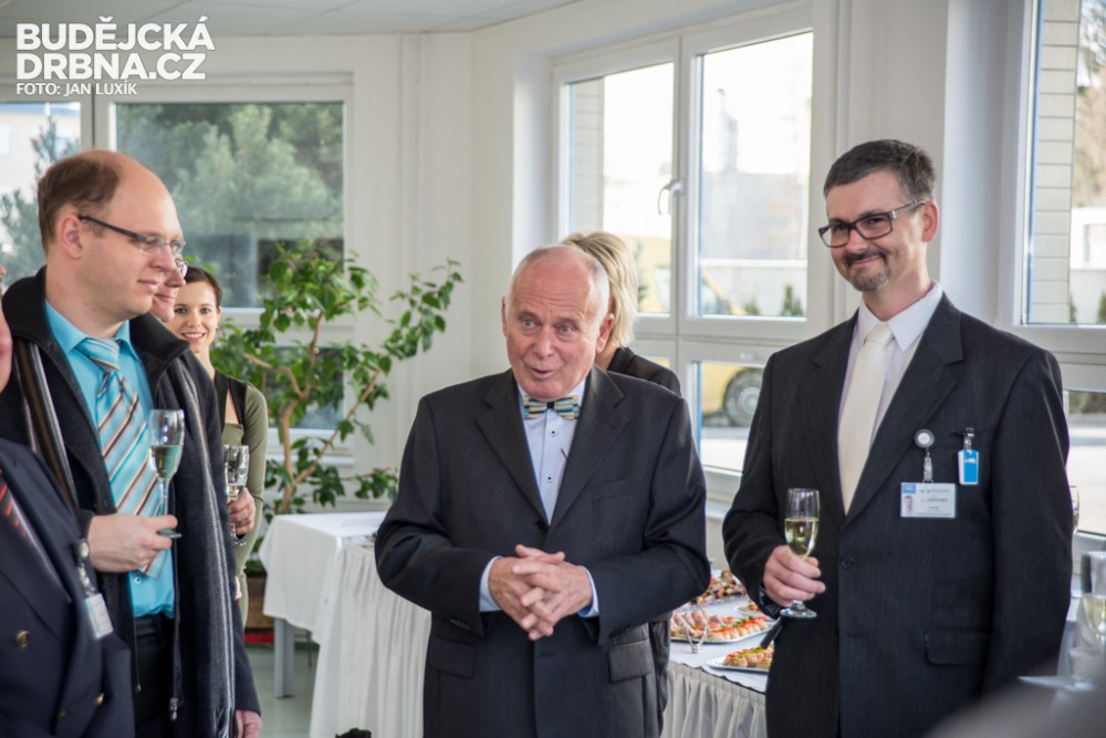 Pořízení dvou nových urychlovačů