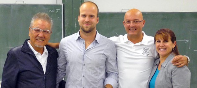 Doktor Kenzo Kase, zakladatel metody Kinesio Tape®, Michal Peroutka, Stefano Frassine a Graceann Forrester	