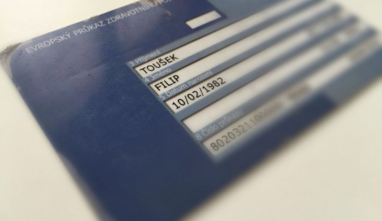 Chcete změnit zdravotní pojišťovnu? Je nejvyšší čas! Ilustrační foto, zdravotní průkaz