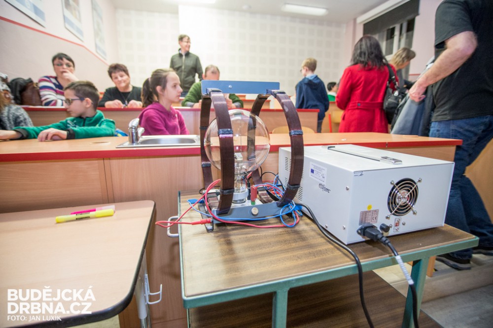 Noc mladých vědců a umělců