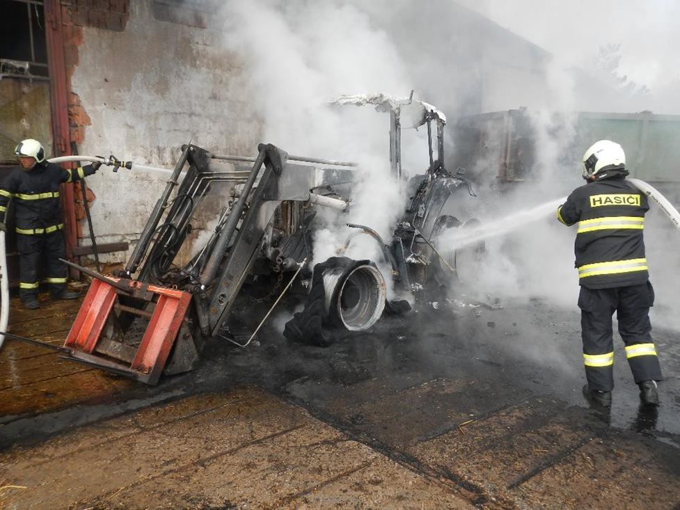Požár traktoru