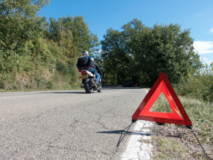 V Evropě jezdí budoucí motocyklisté bez učitele. Nakolik je to (ne)bezpečné?