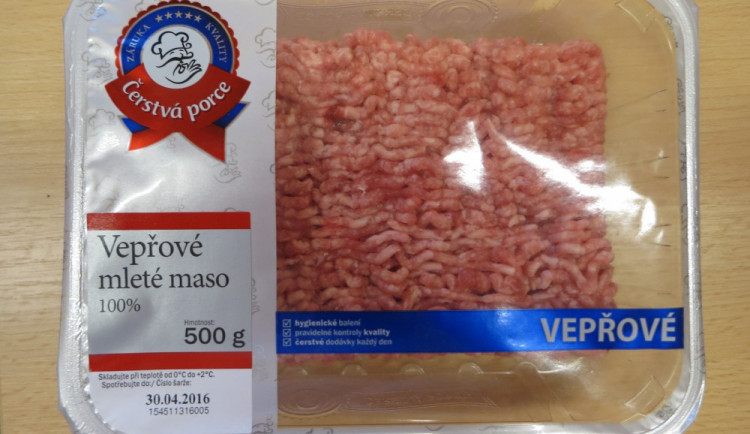 Laboratorní test odhalil bakterie salmonelózy ve vepřovém mase z Lidlu. Nemáte ho doma i vy?