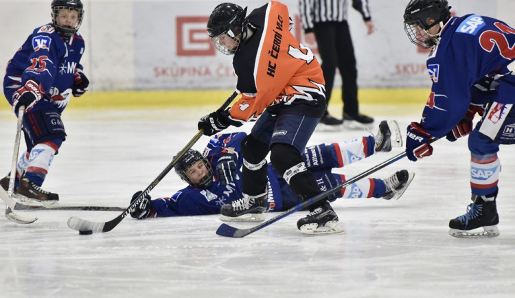 Vydařený hokejový turnaj Spring cup Jaroslava Pouzara o pohár Skupiny ČEZ se příští rok vrátí