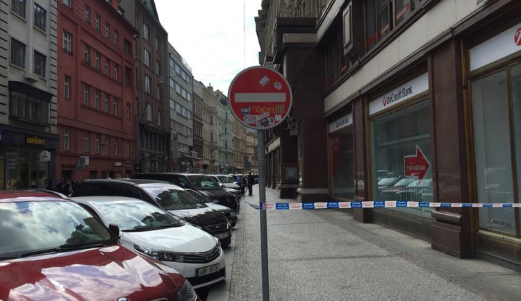 Anonym ohlásil výbuch bomby na více než desítce míst v Česku