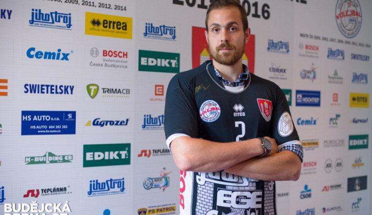 Sebastian Gevert loni vyřadil Jihostroj z Poháru CEV. Teď je novým univerzálem Budějc