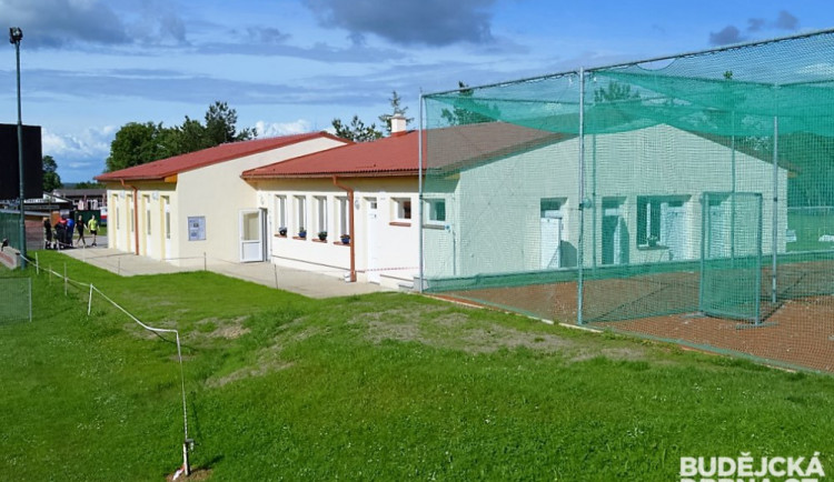 Ledeničtí Žraloci dokončili nové zázemí. A teď myslí na reprezentační zápasy