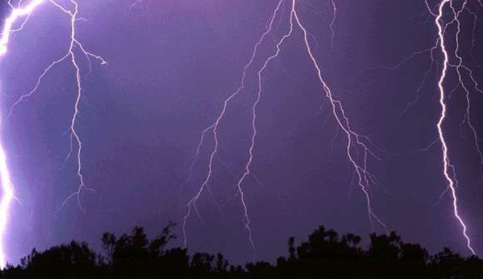 Meteorologové opět varují před silnými bouřkami. Výstraha platí také pro jižní Čechy