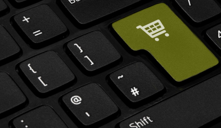 Češi milují nákupy přes internet, tržby rostou, nejvíce kupujeme počítače a mobily
