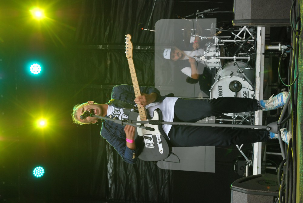 Frontman kapely nebe hudbu opravdu proß°v†