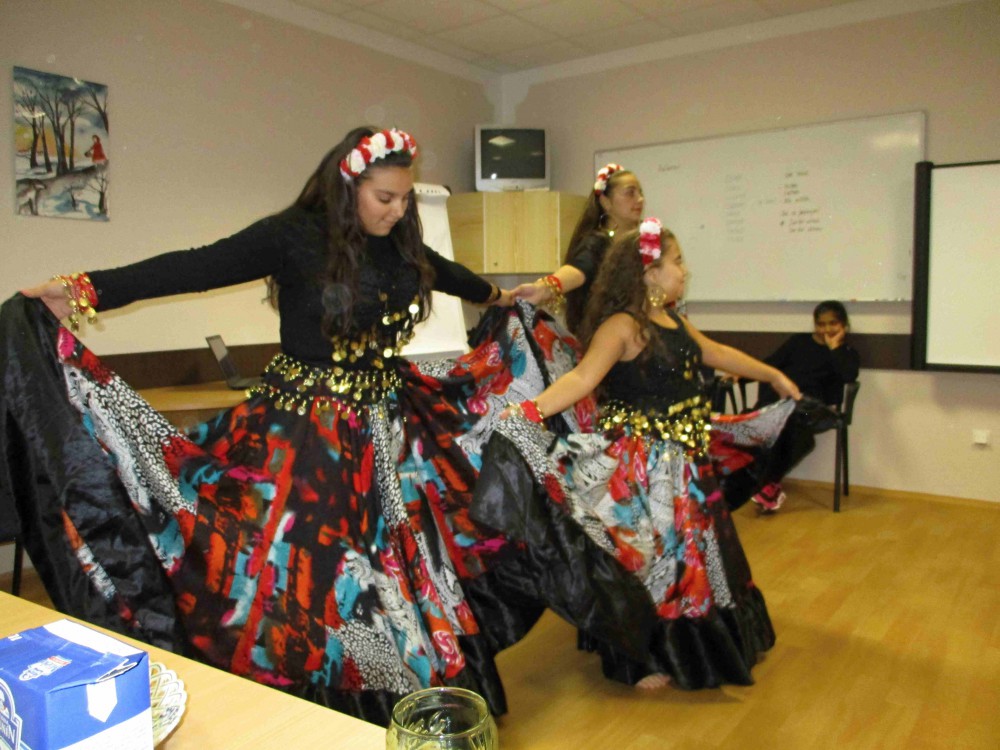 Dívky ze skupiny Šukar čhaja