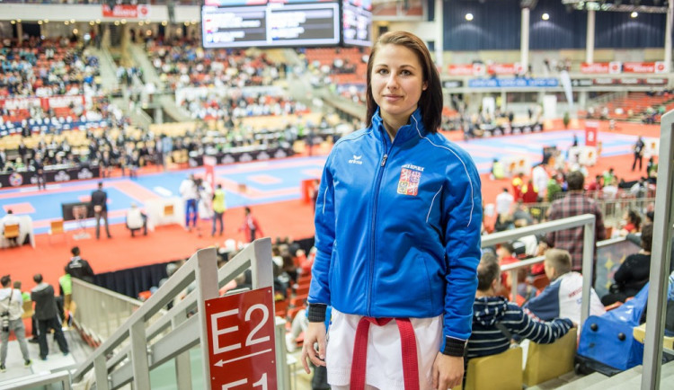 SERIÁL O MISTROVSTVÍ SVĚTA V KARATE 3: Crhonková útočila v divokém zápase na třetí kolo
