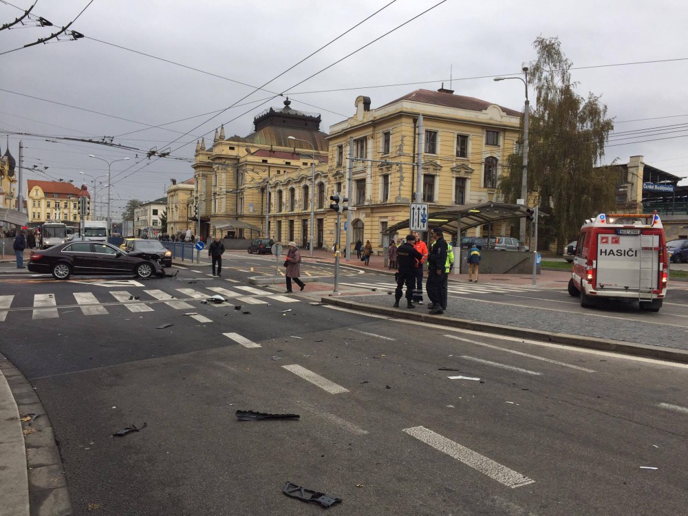 Nehoda na křižovatce Žižkovy a Nádražní