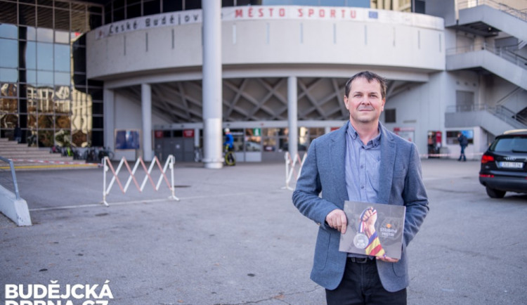 Nechtěl jsem, aby se na tehdejší hráče zapomnělo, říká autor knihy Stříbrní mistři Miroslav Mayer